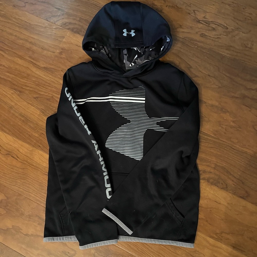 Under armour hoodie. US youth size M